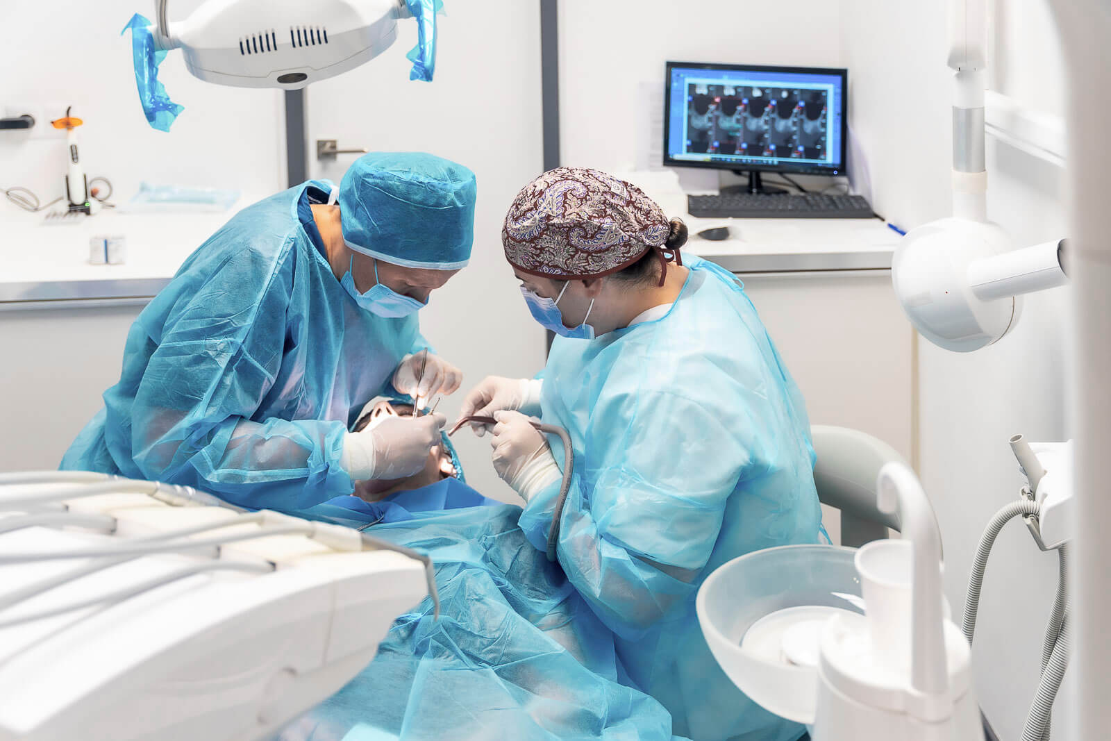 What is a maxillofacial surgeon? - Dental Solutions